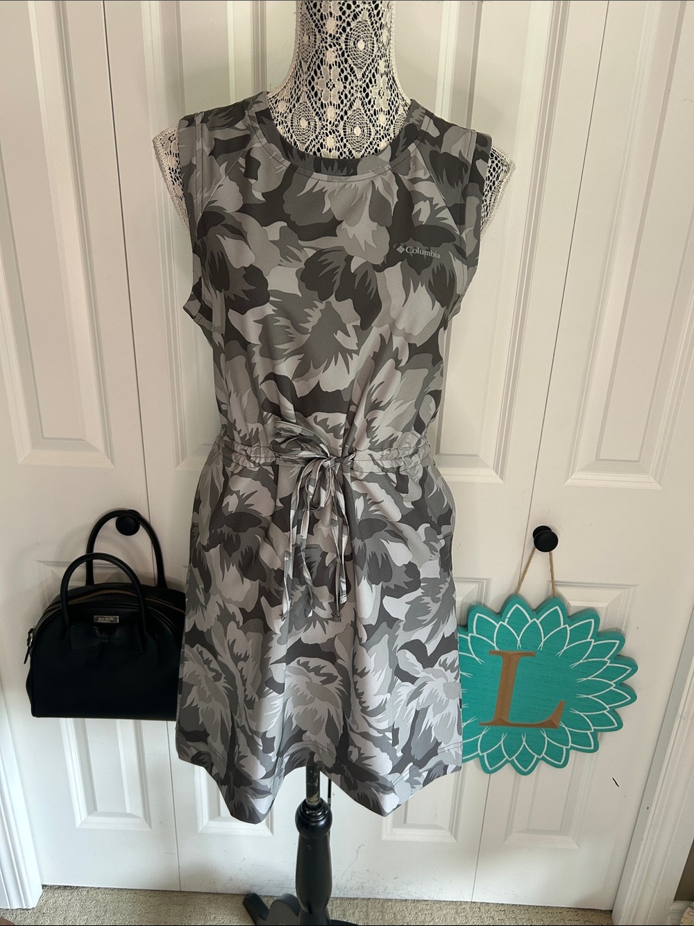 Columbia Gray Floral Sleeveless Grey camo Tie-Waist Mini Dress